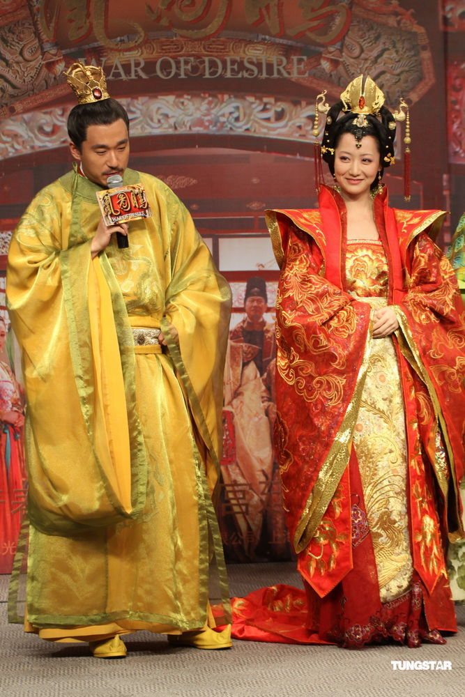 组图: 郑爽张翰 联手谱《凰图腾》 张默演皇帝 -