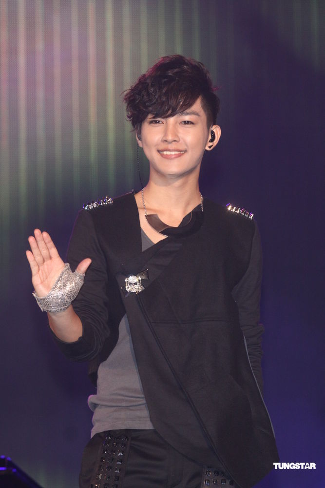 高清组图:<em>炎亚纶</em>庆功<em>演唱会</em> 师妹Olivia任嘉宾 