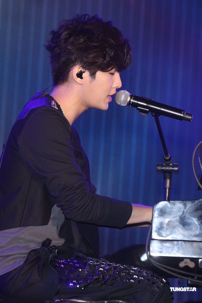 高清组图:<em>炎亚纶</em>庆功<em>演唱会</em> 师妹Olivia任嘉宾 