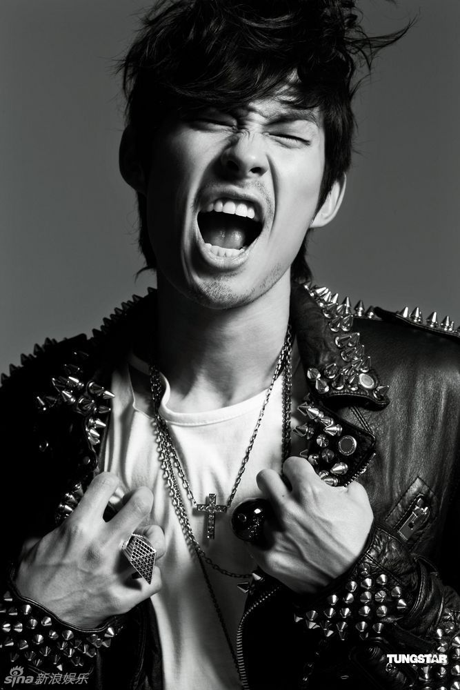 组图:吴建豪三年打造新专辑 周董霆锋等好友力