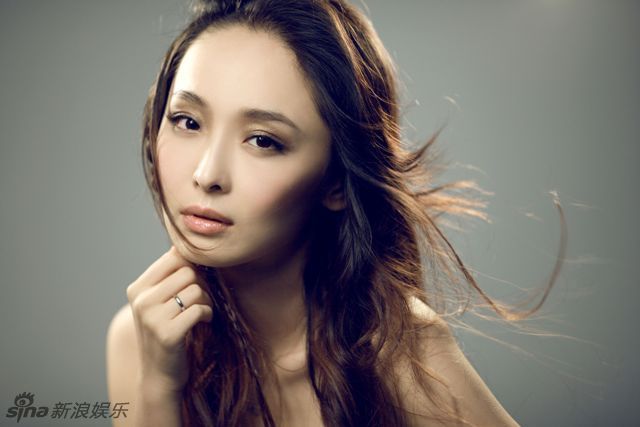 李曼：成熟妩媚