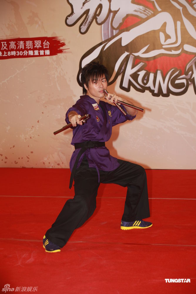 ... 双 截 棍 仝 冰冰 2014 湖南 卫视 跨 年 晚会 双 截 棍
