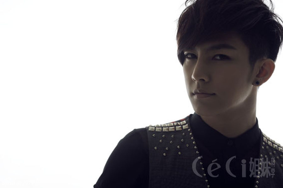 组图: 炎亚纶 拍摄光影 大片  被称驾驭光芒的型男