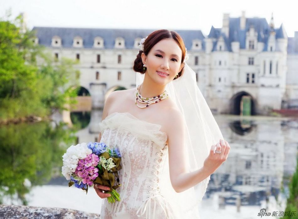 孟瑶唯美婚纱照曝光 8月办婚礼王晶证婚(组图)_高清图集_新浪网
