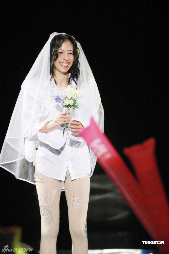 莫文蔚婚纱_莫文蔚婚纱照(3)