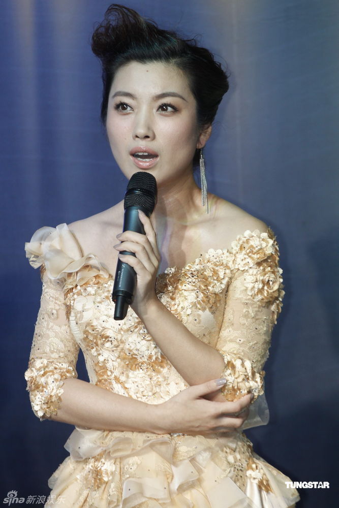"魅音歌姬"麦穗华丽亮相