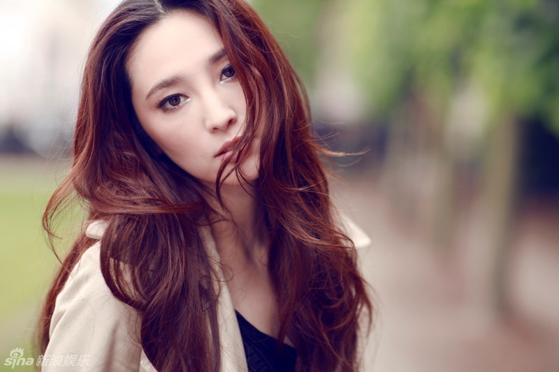 吴佩慈布鲁塞尔风情写真