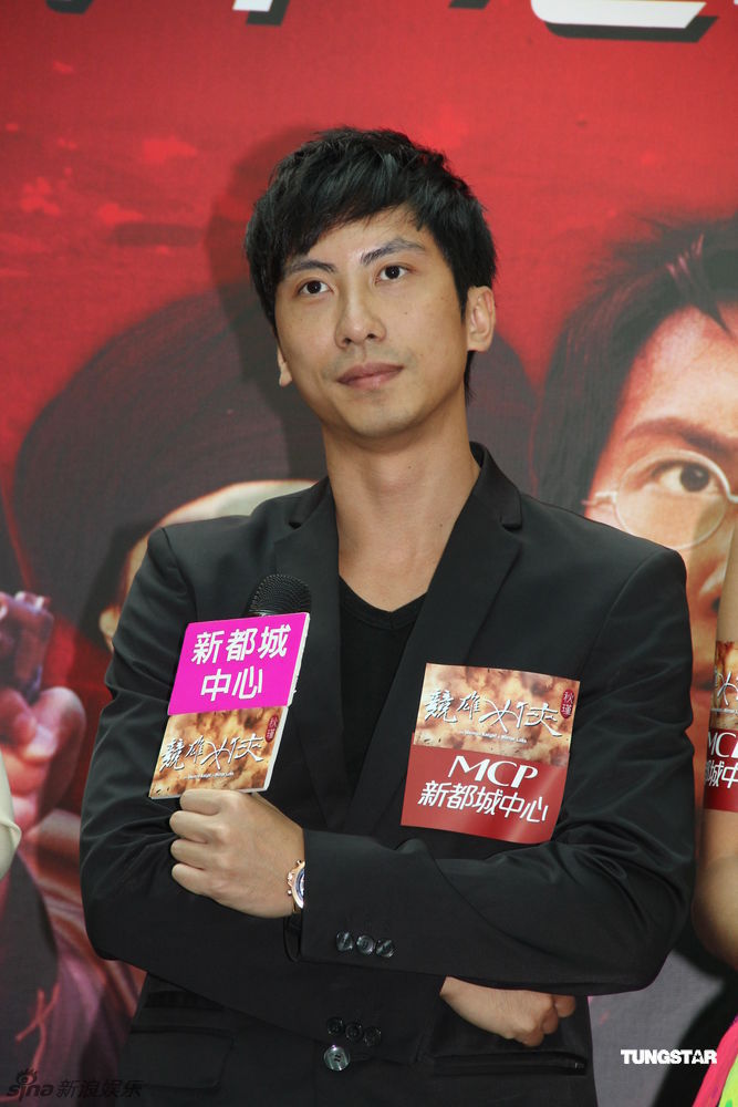  杜宇航 陈嘉桓表演武术