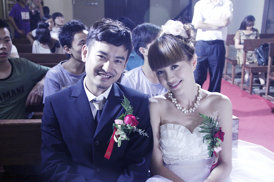 包文婧的婚纱_包文婧的女儿