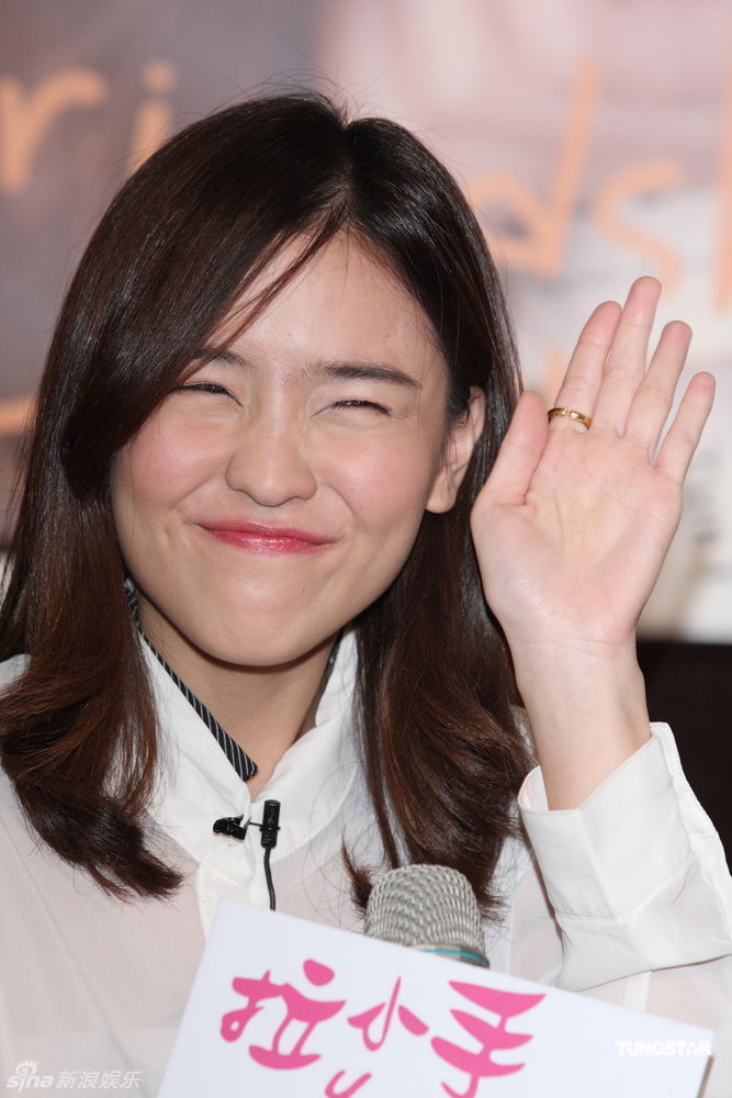 组图:泰国偶像宣传同志电影Aom甜美外型Tina