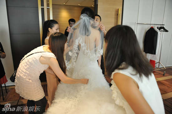 董璇婚纱照_董璇高云翔婚纱照(2)