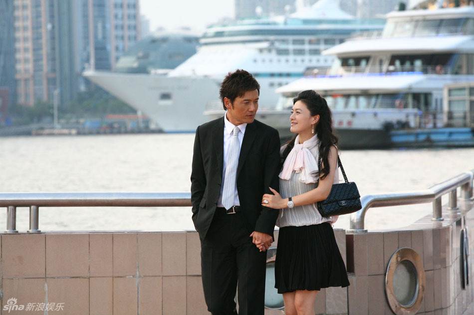 组图:《金枝玉叶》热播  田海蓉苗侨伟 办公室恋