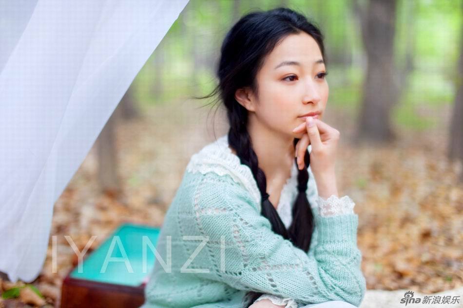 王梓桐丛林写真素雅清新