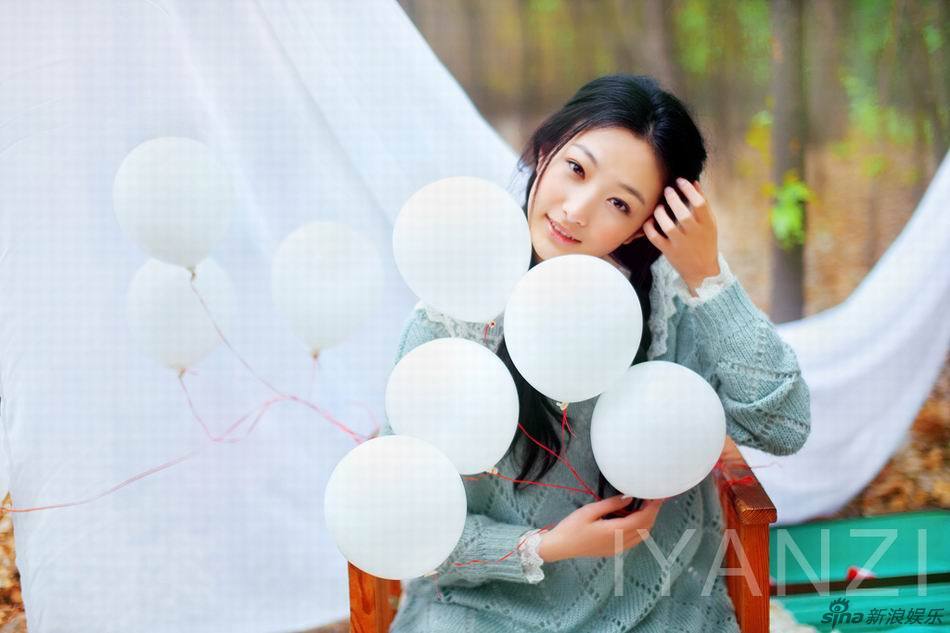 王梓桐丛林写真素雅清新