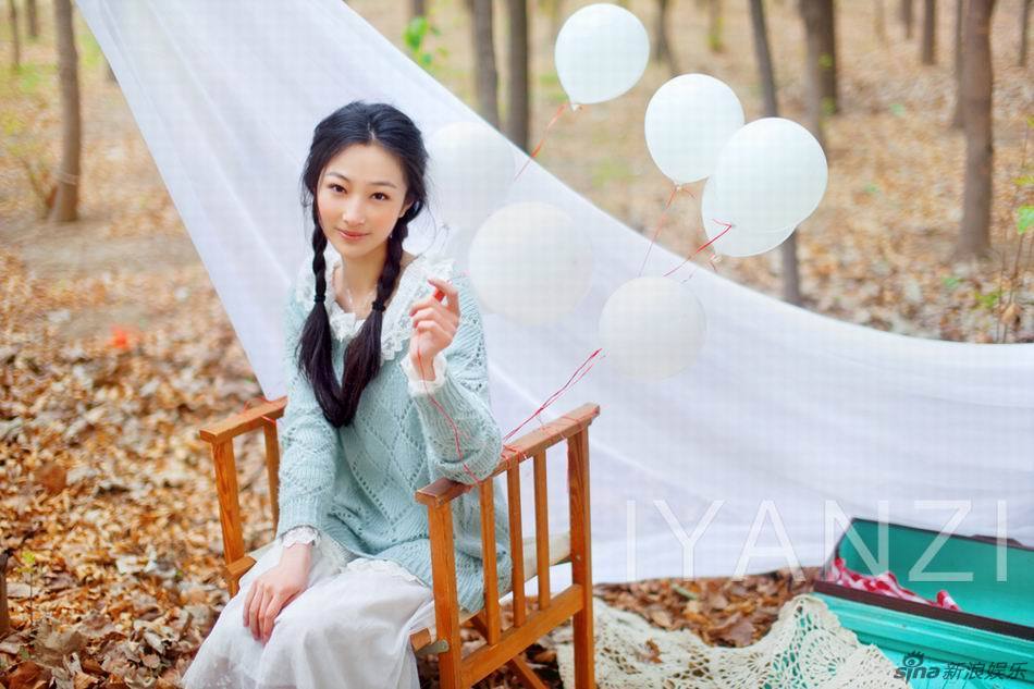 王梓桐丛林写真素雅清新