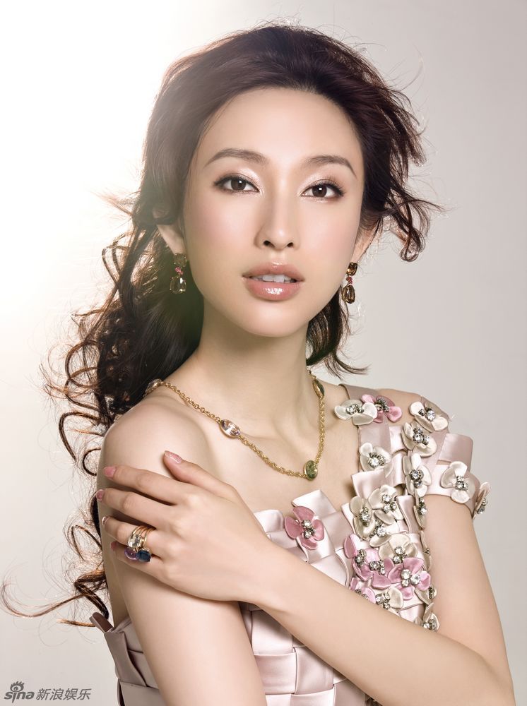 张俪尽显魅力