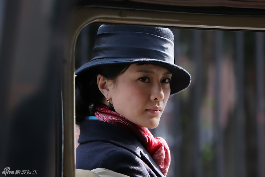 这部电视剧是刘孜的产后复出之作,剧中她出演美女特工孔雀.
