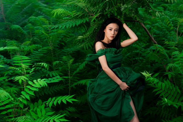袁姗姗与大自然完美融合