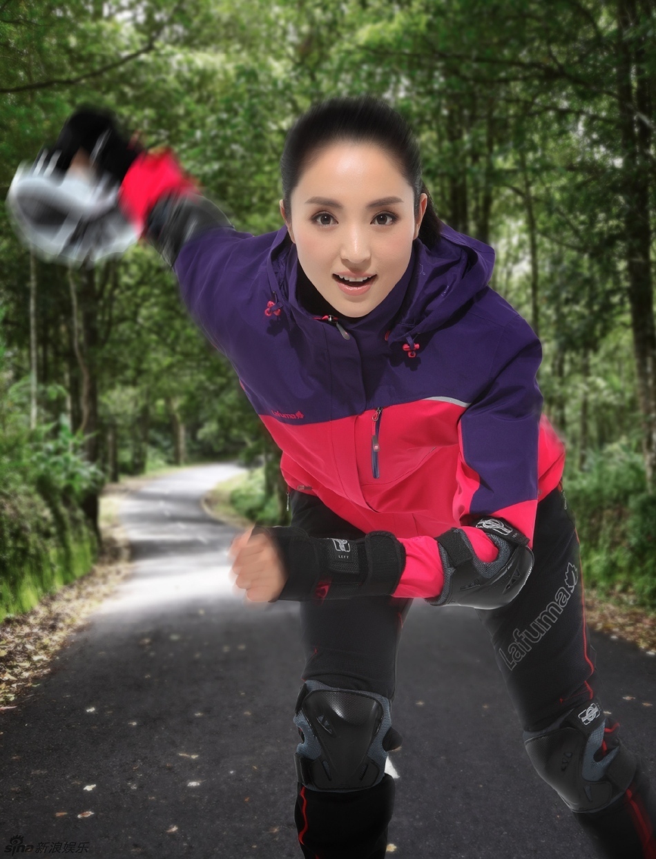 董旋一跃而起