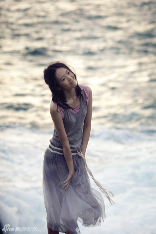 童瑶海边起舞