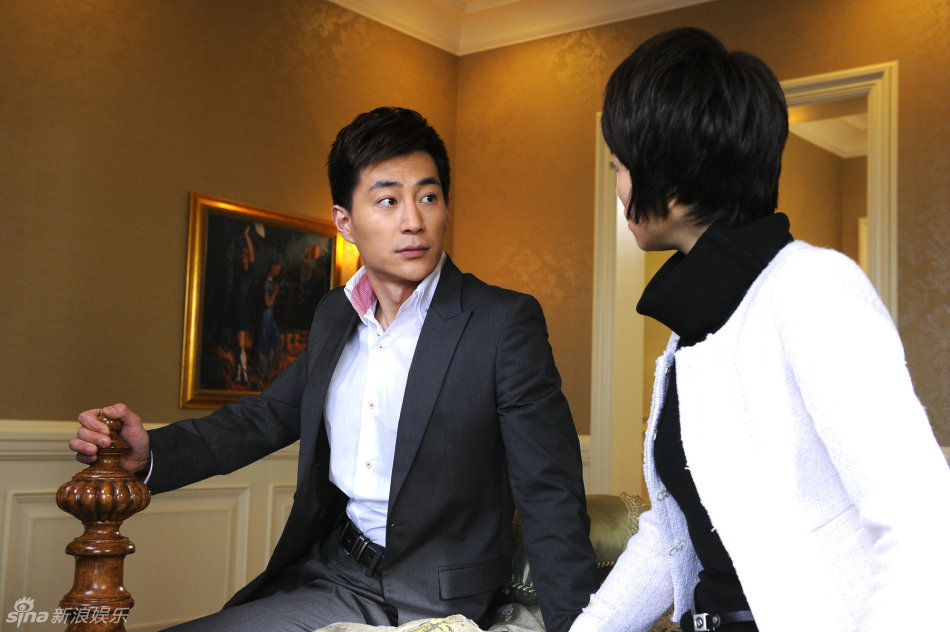 组图:赵楚仑《千山暮雪》演 豪门公子 阳光时尚