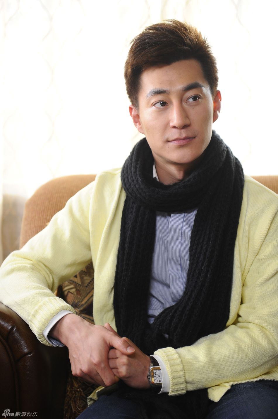 组图:赵楚仑《千山暮雪》演 豪门公子 阳光时尚