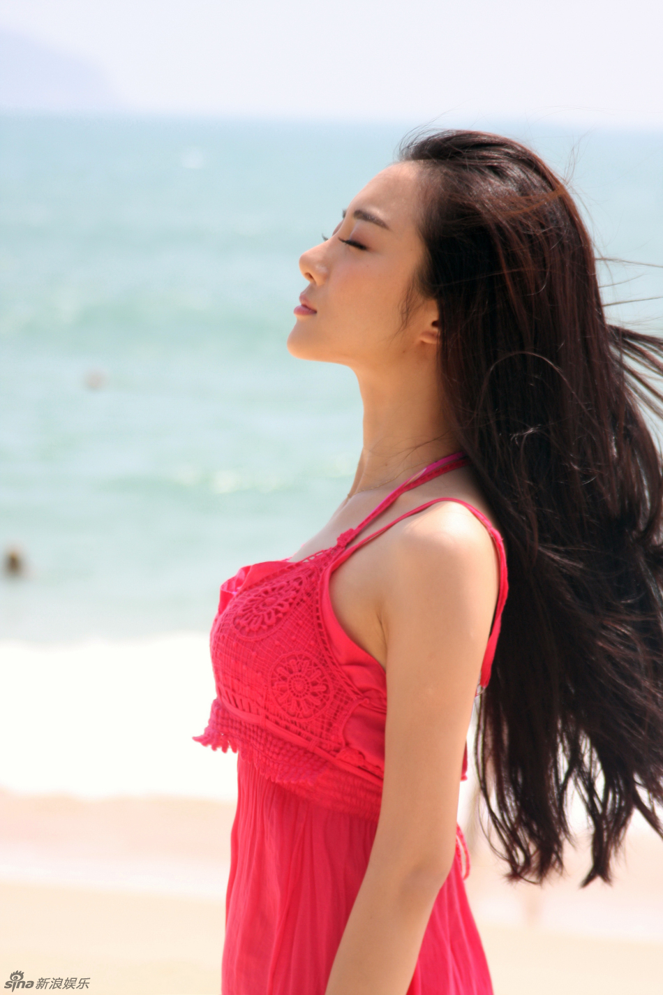 李依晓海滨风情写真