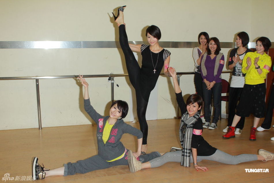 组图: 无线台庆 项目进行彩排 众美女艺员热舞 -