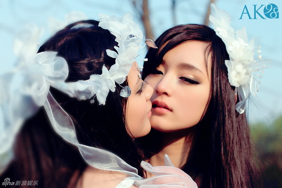 少女团体AK98拍公益写真宛若绿色天使