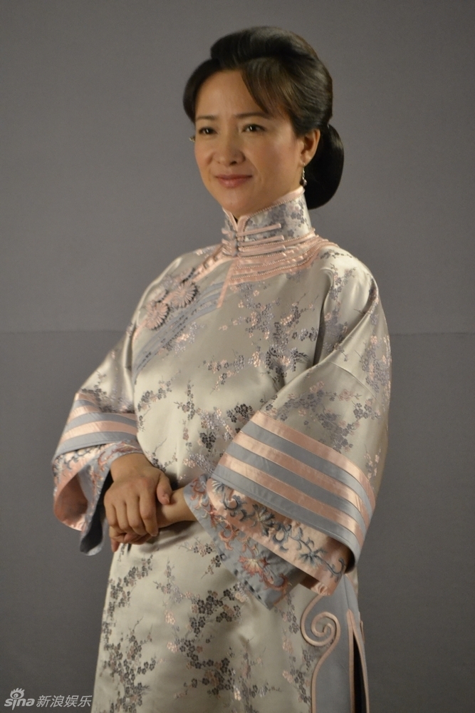 组图:《大宅门》何晴定妆照曝光 展古典风情_高清图集