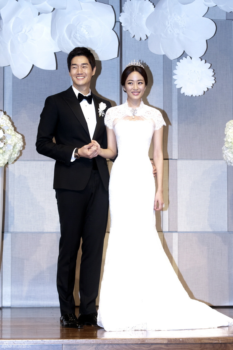 高清组图:韩星情侣刘志泰金孝珍婚礼 众星到场