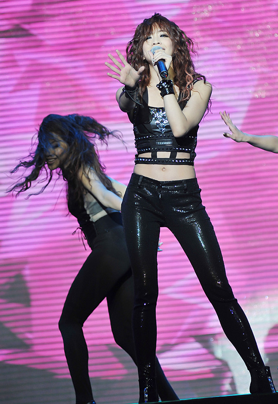 高清组图: 周杰伦 小 师妹 变小野猫 袁咏琳甩头狂