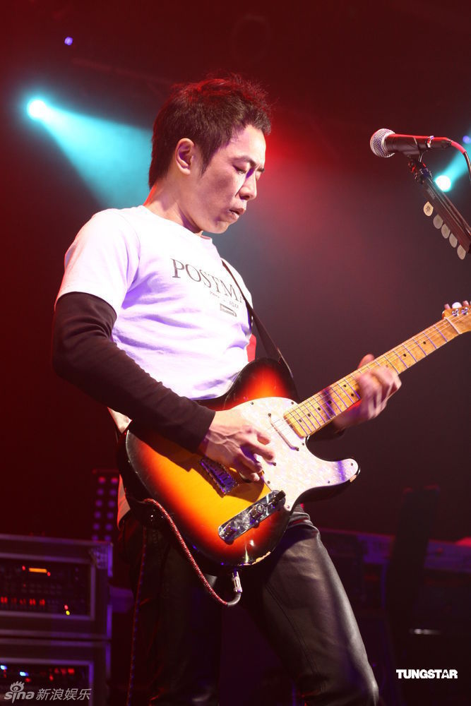 组图:黄贯中台北开唱 “头号粉丝”朱茵现身支持 - 娱乐八卦 - 中国麻豆网