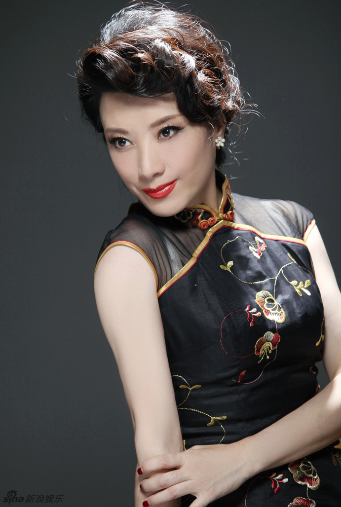 组图:王静古典风写真尽显女人风情_高清图集_新浪网