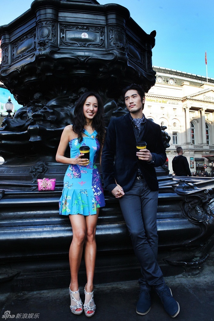 组图:《胜女的代价》高以翔蒋怡伦敦街头浪漫相遇
