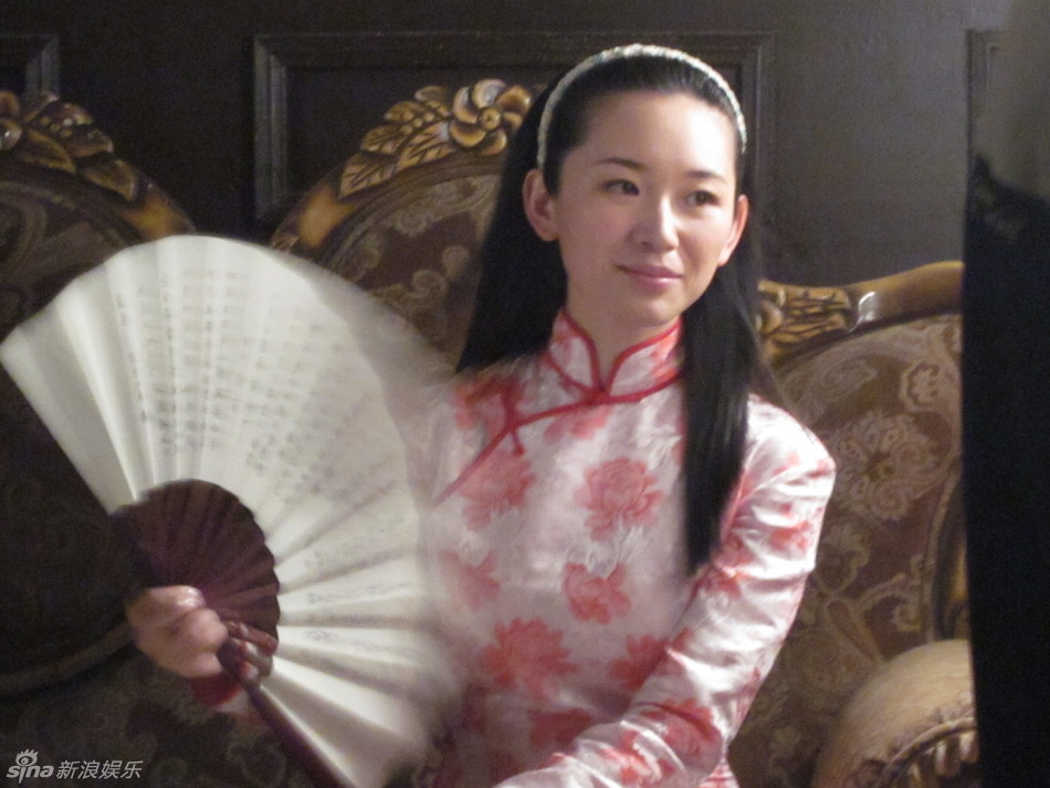 组图:章雯淇《黑狐》潜伏战地 和服造型清丽_高清图集