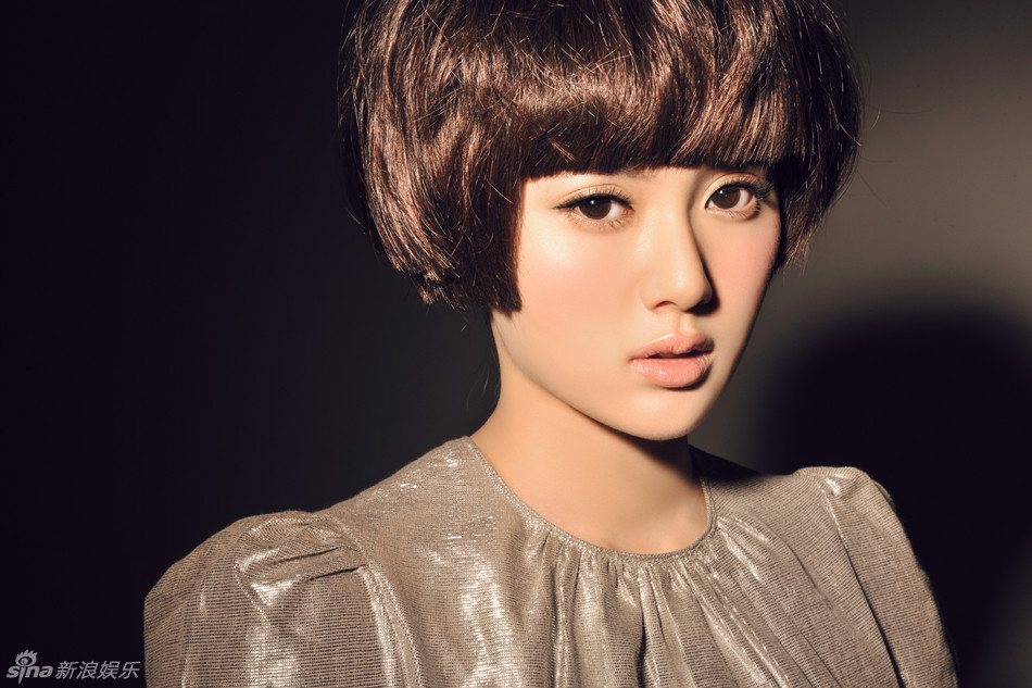 俏丽短发迎新春