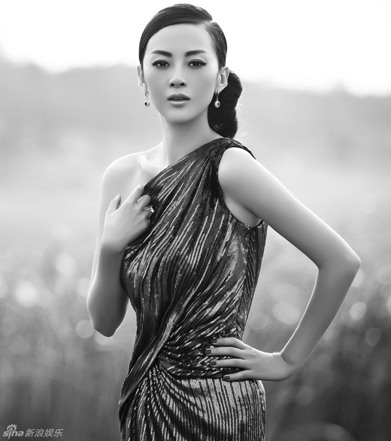 刘梓娇黑白画映