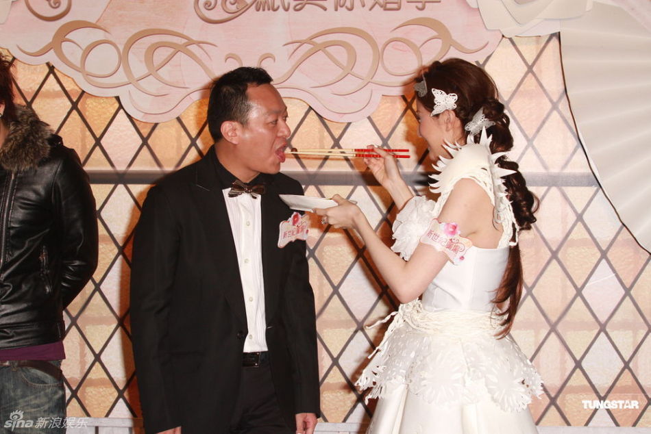 立体纸艺巧手做_纸艺婚纱(3)