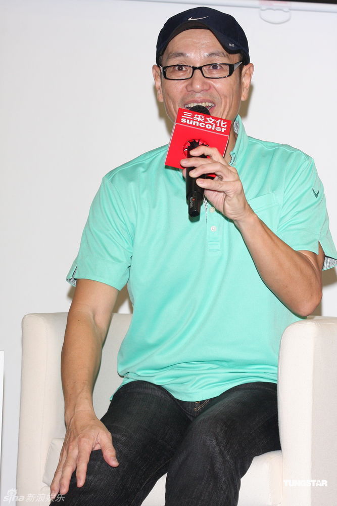 任爸出书透露Selina走出阴霾