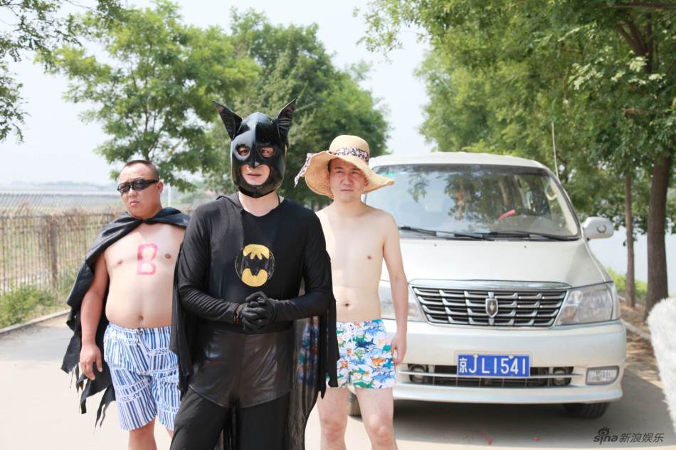 蠢疯狂猜成语是什么成语_表情 疯狂猜成语2四个人身上写着礼义廉耻是什么成语(3)