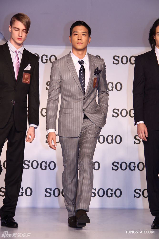  黎诺懿 徐靖雯走秀