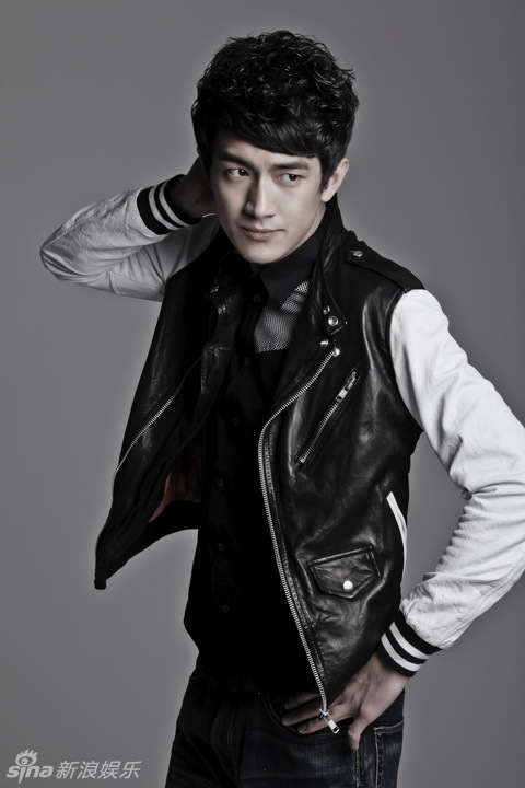 组图:林更新帅气登杂志酷劲十足_热门写真_北