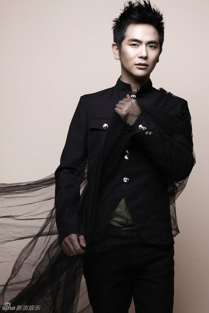 张晓龙雅致大片诠释高雅品位