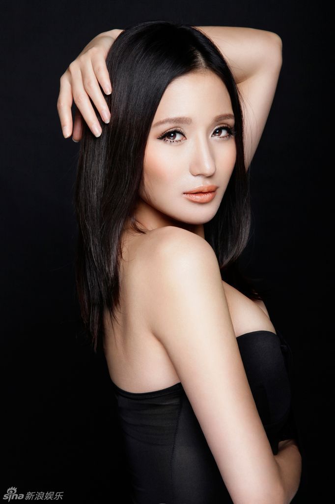 万美汐内衣_万美汐性感内衣