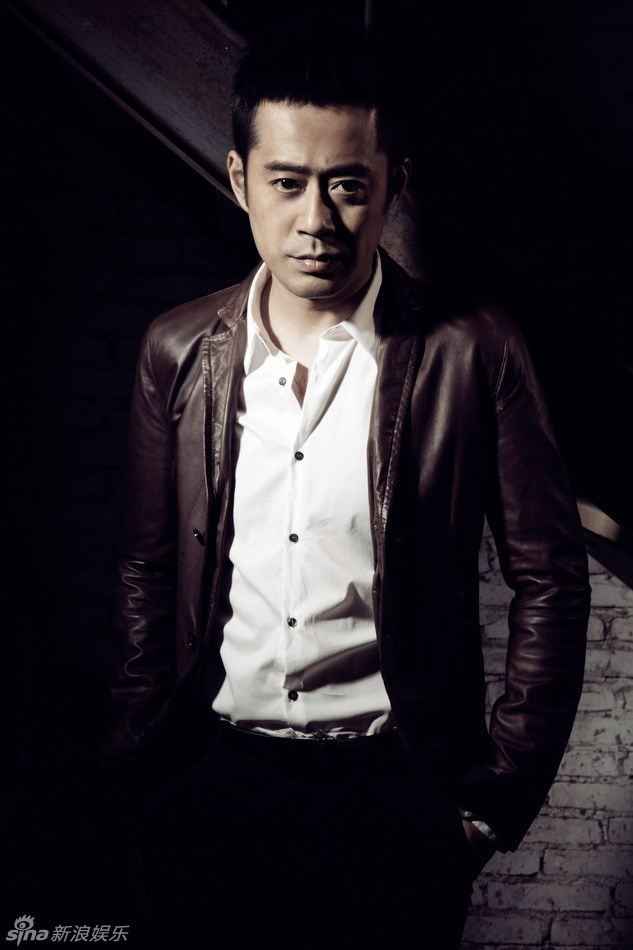 组图:刘钧温暖系写真演绎儒雅硬汉_高清图集_新浪网