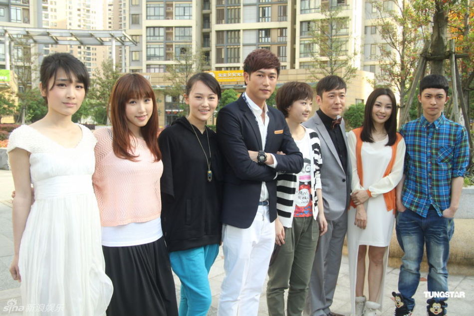 组图:陈键锋穆婷婷《女人泪》发布会默契十足_高清