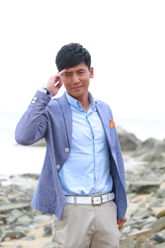 于晓光海边写真
