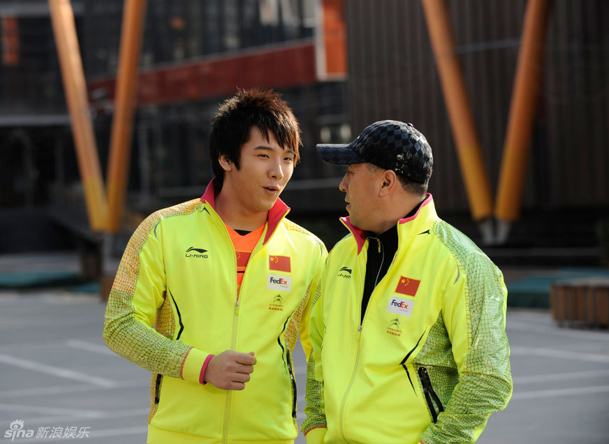 组图:李永波<em>李根</em>庞龙《勇敢飞翔》曝MV美图 -