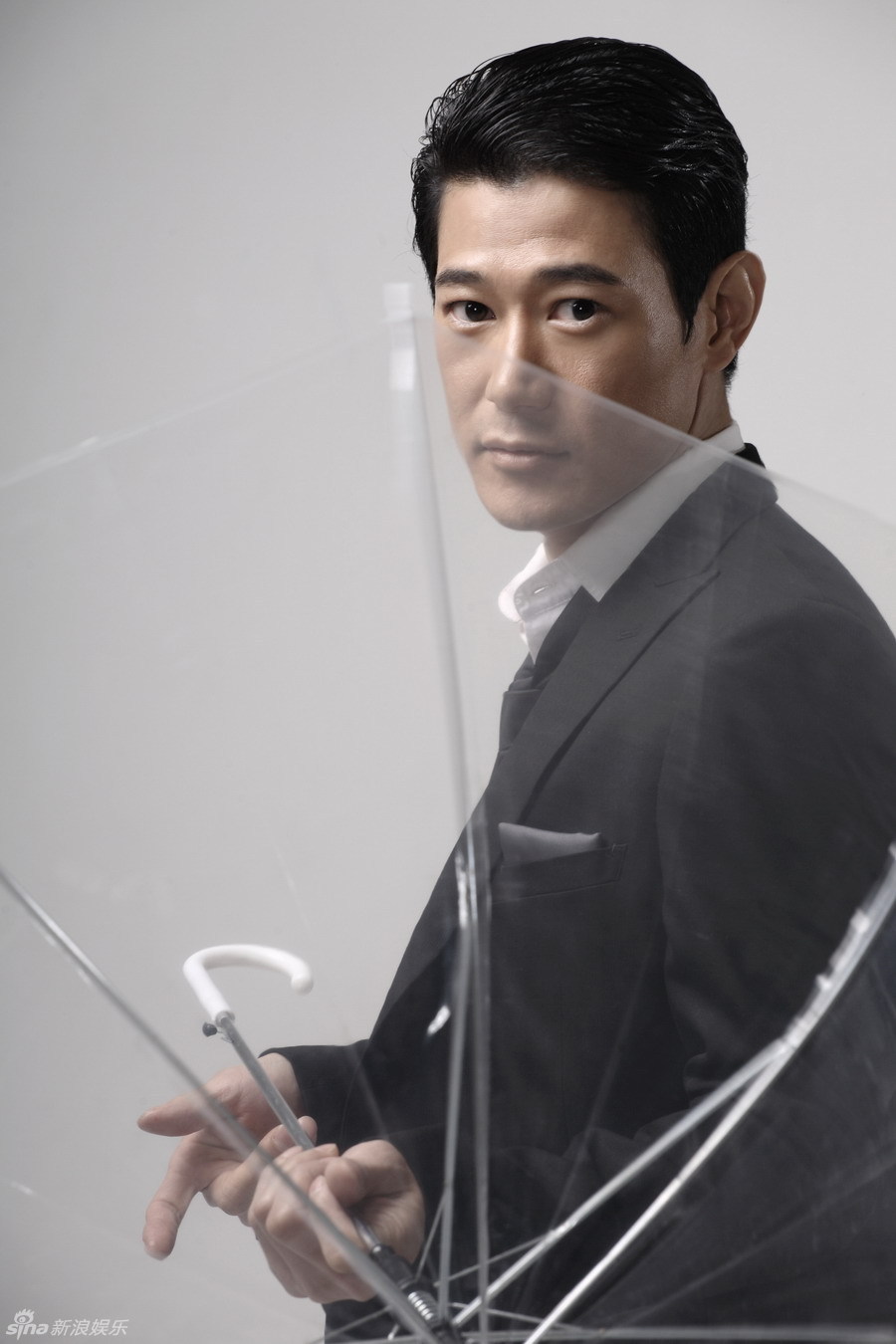 组图:《浮沉》热播 矢野浩二拍型男写真_高清图集